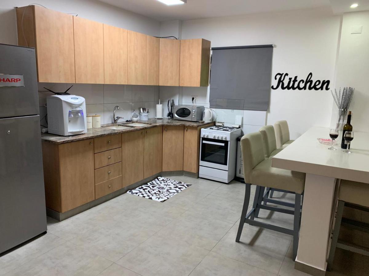 דירת 5 חדרים מול הים Appartement Bat Yam Buitenkant foto