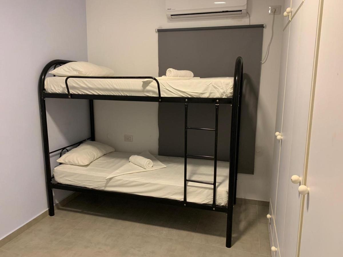 דירת 5 חדרים מול הים Appartement Bat Yam Buitenkant foto