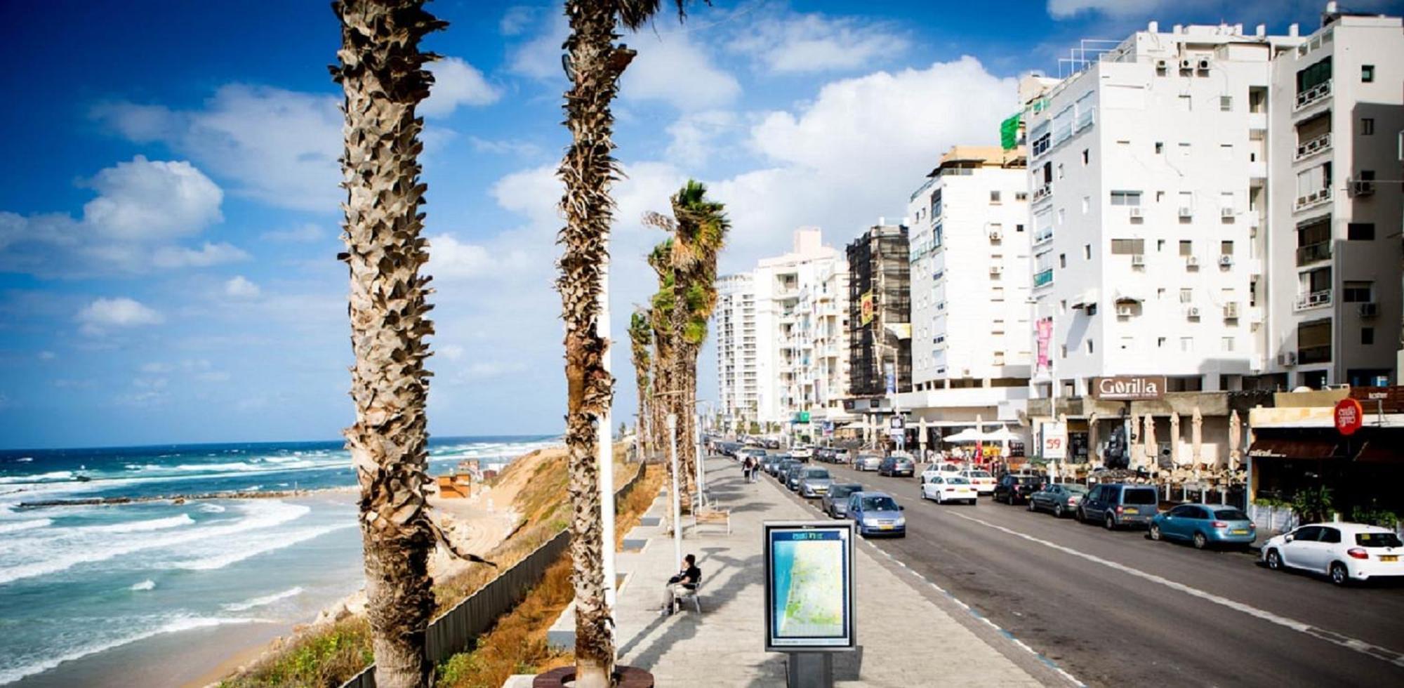 דירת 5 חדרים מול הים Appartement Bat Yam Buitenkant foto