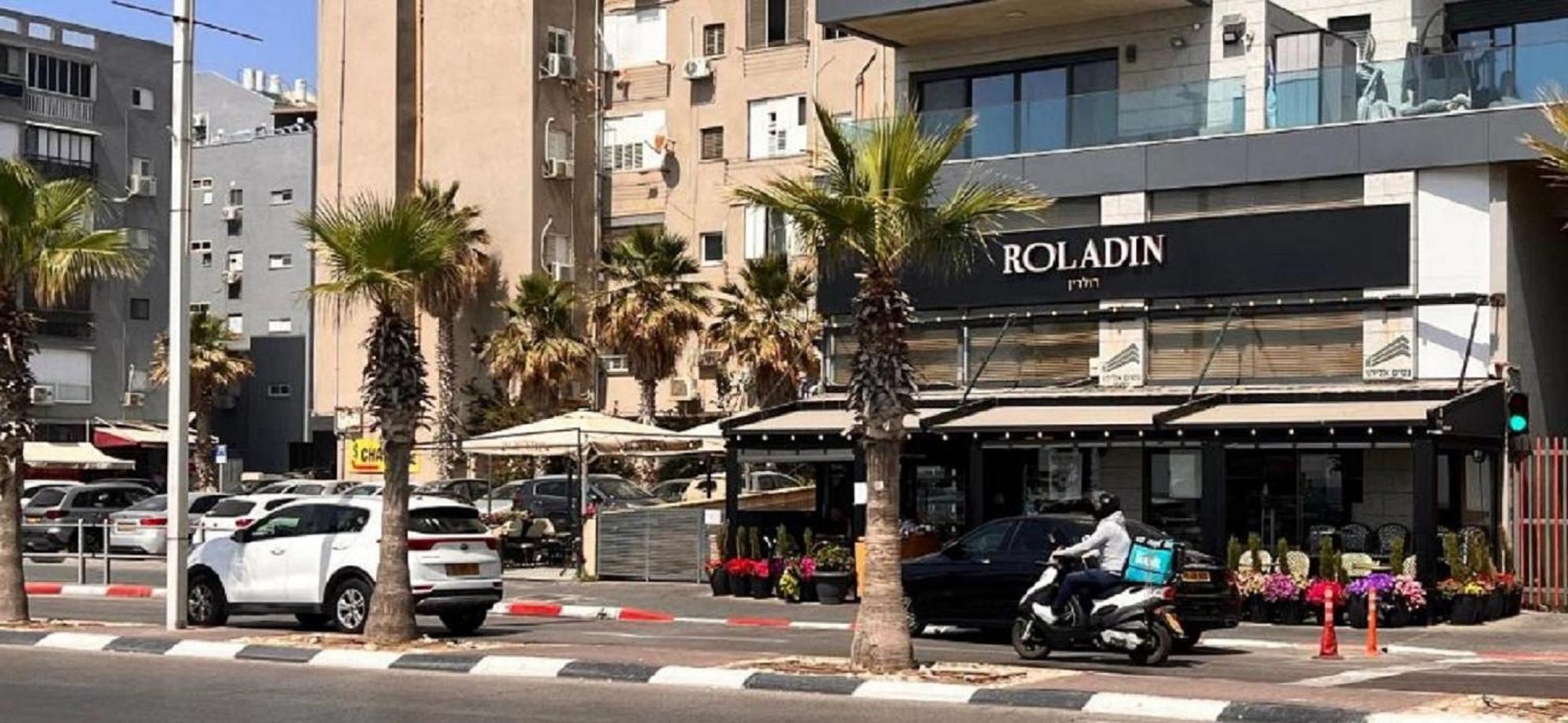 דירת 5 חדרים מול הים Appartement Bat Yam Buitenkant foto