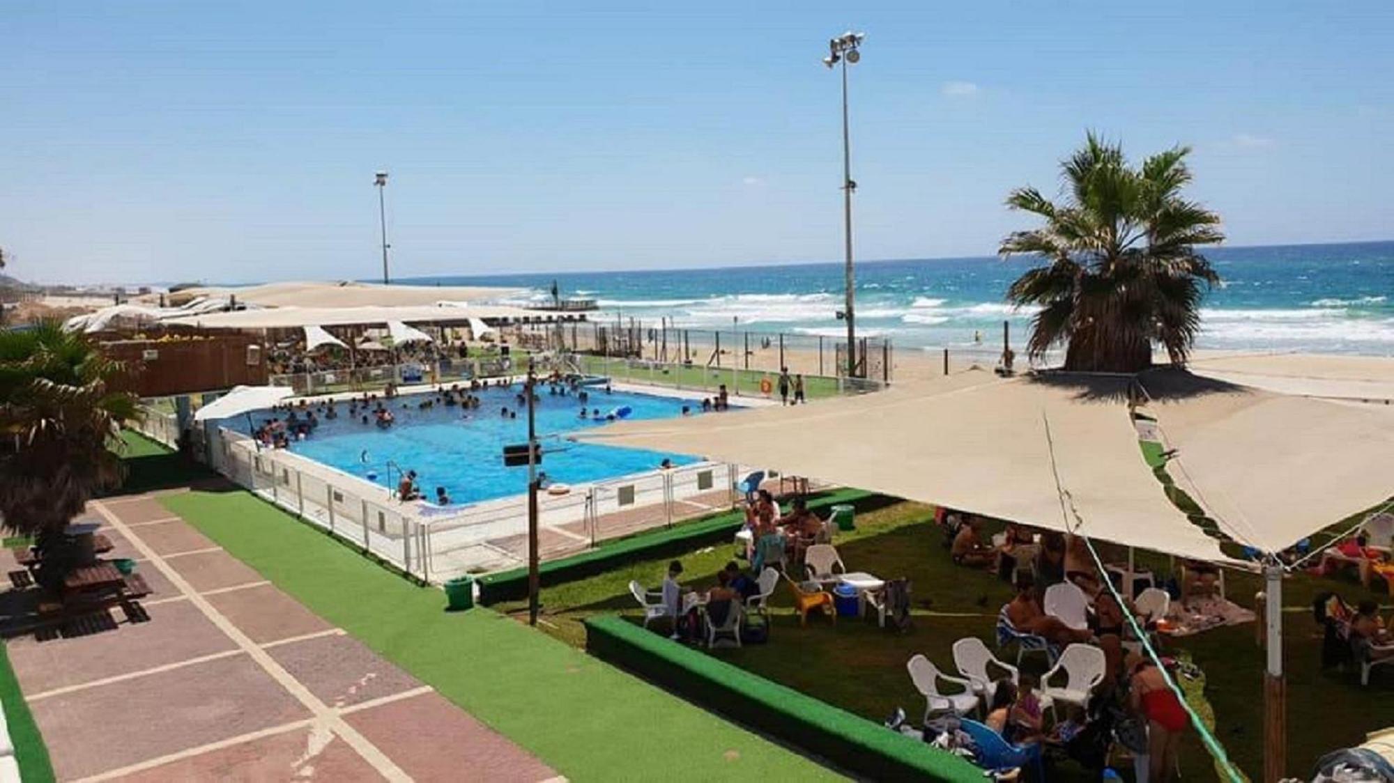 דירת 5 חדרים מול הים Appartement Bat Yam Buitenkant foto